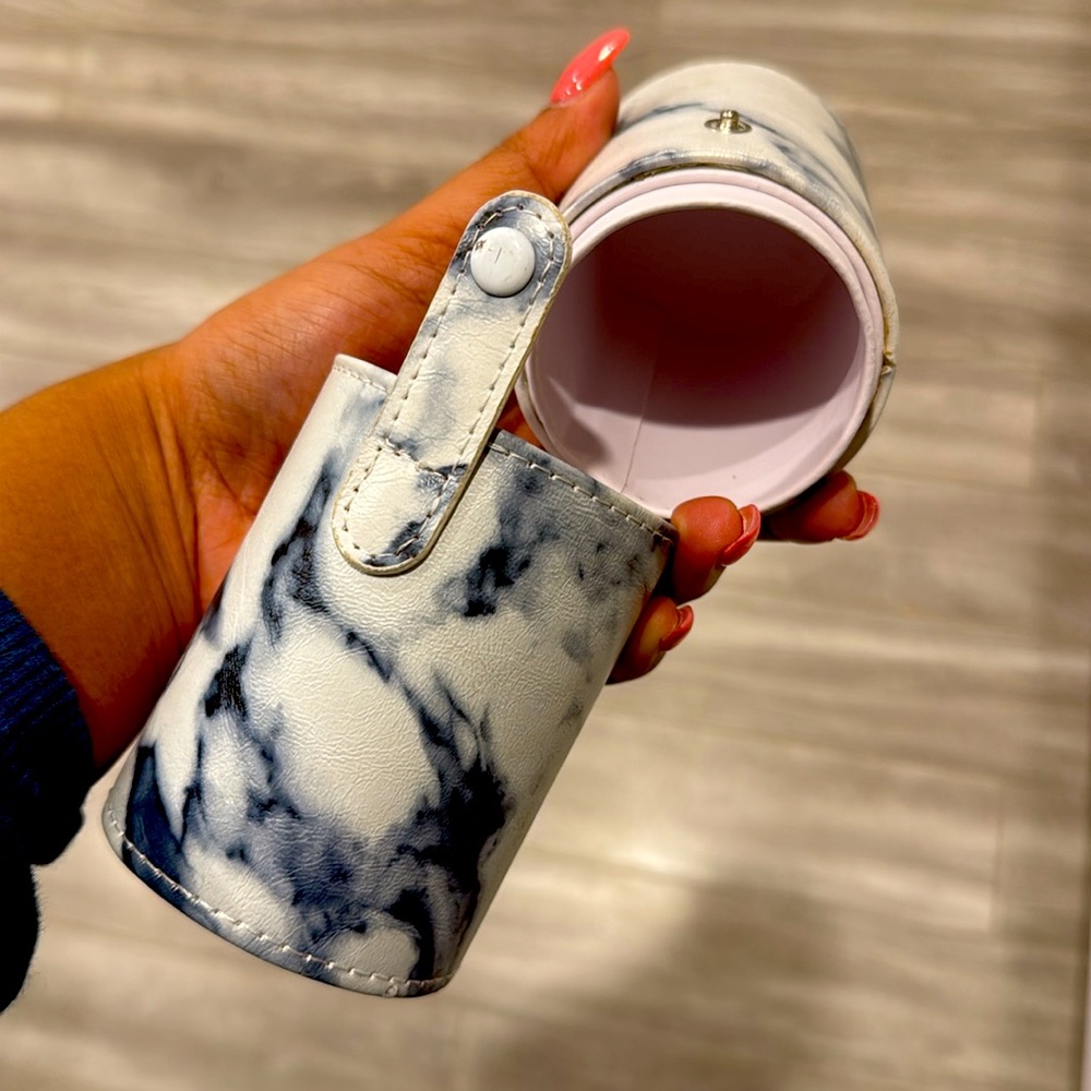 Travel marble makeup brush holder - Picture 2 of 2